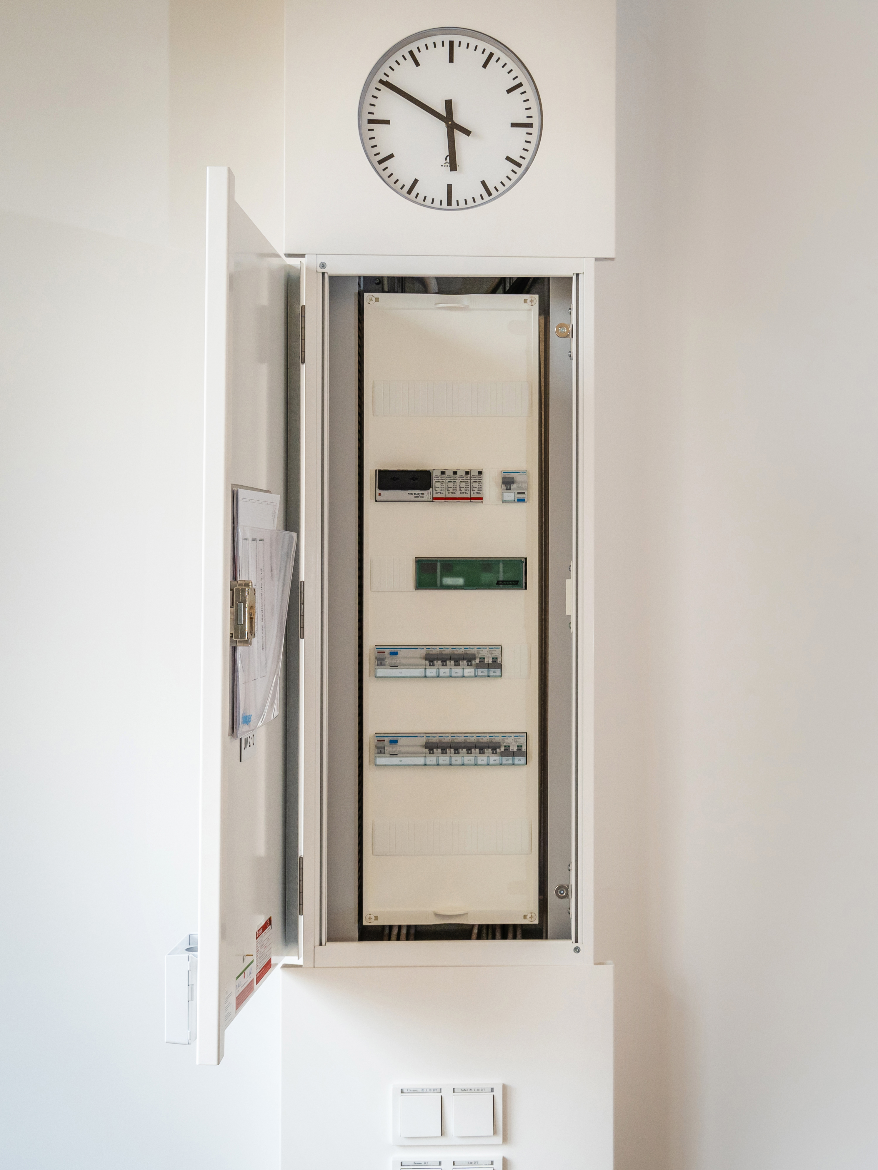 Medien- und Energiesäule